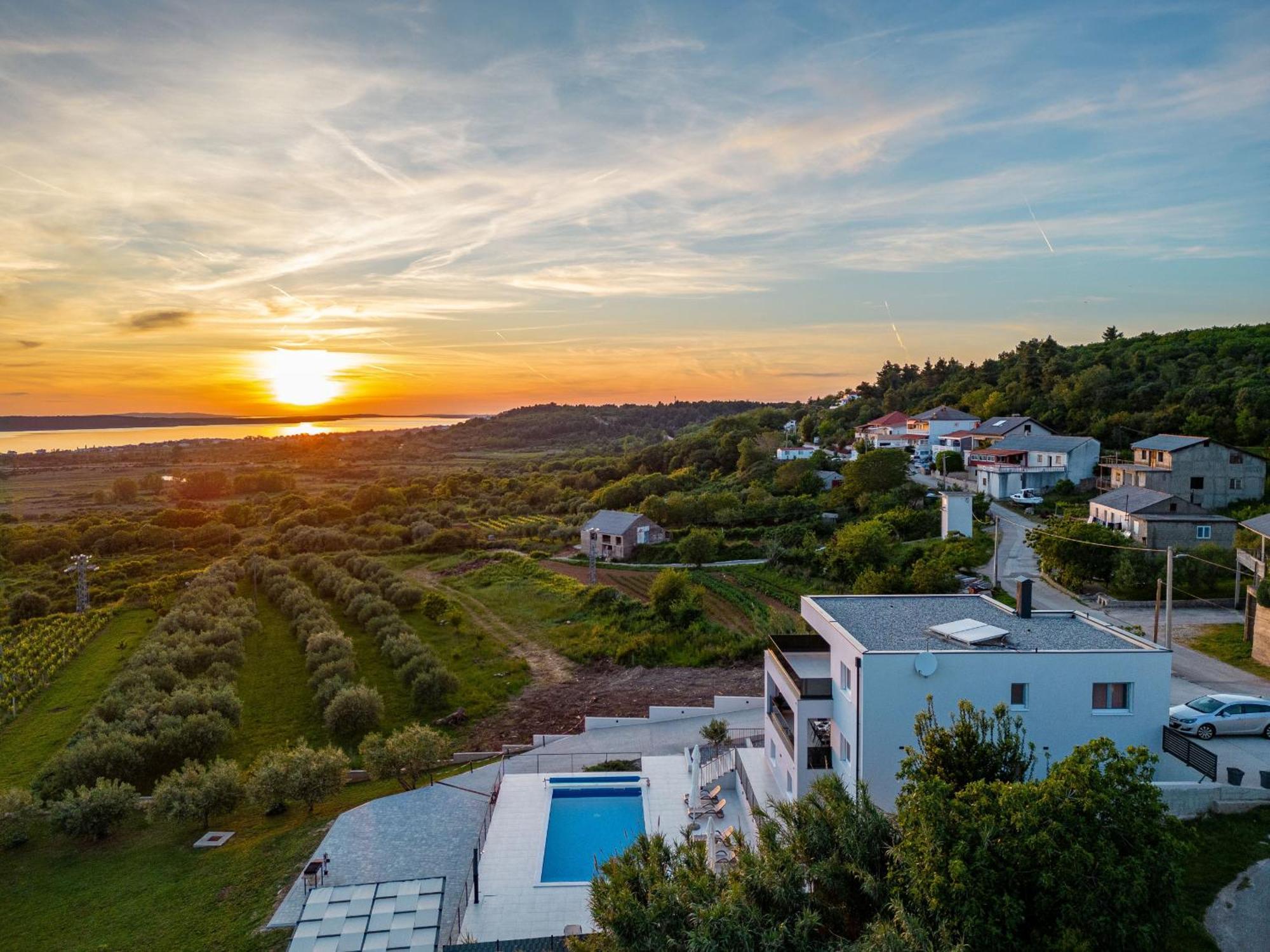 Villa Suton Podvrsje Esterno foto
